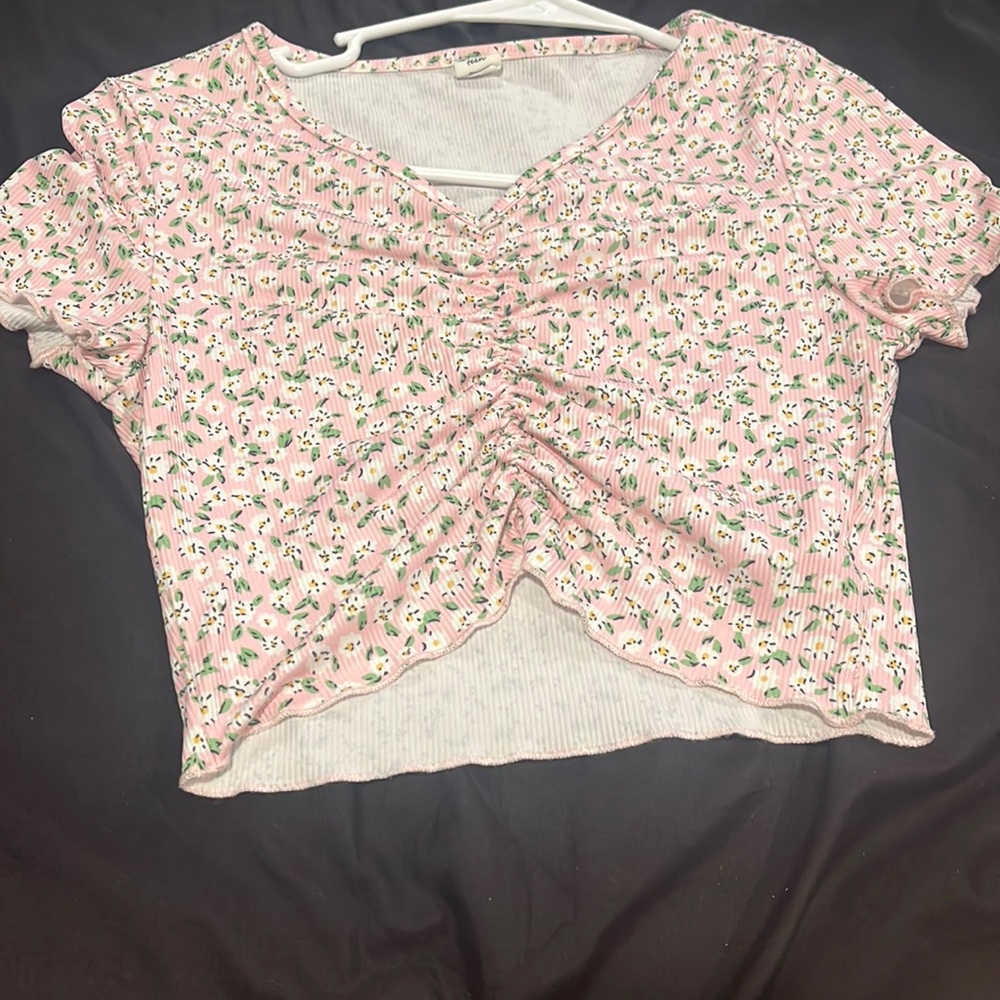 pink shirt w white and yellow flowers, green leafs, short scrunched crop top